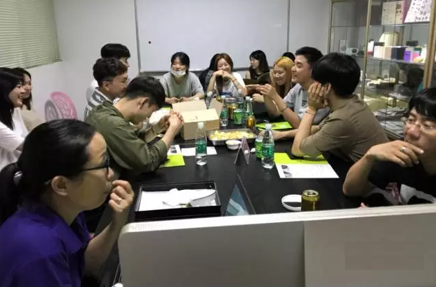 老師和同學(xué)在學(xué)習(xí)手板模型制作后,自己動(dòng)手組裝的產(chǎn)品