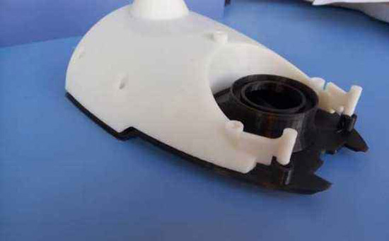 深圳手板廠噴油是一種常用的技術。由于手板的加工，除了一個好的機器設備外，還需要大量的后處理