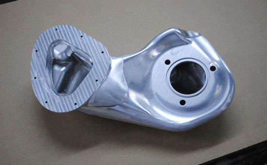 深圳手板廠,并對硅膠復(fù)合模具的用途和優(yōu)點作了簡要分析。