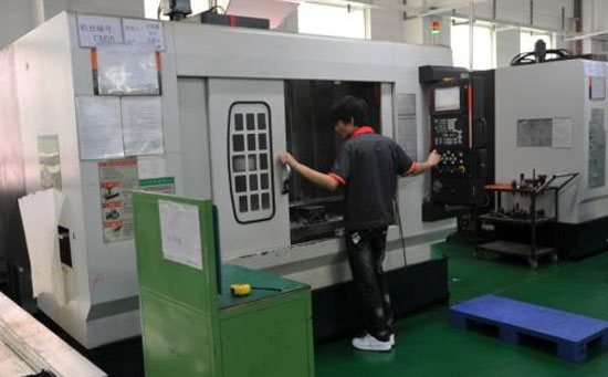 對(duì)于一些手板加工技術(shù)，難以將相同厚度的0.1mm和0.2mm的相同部件打印出來(lái)，但前者需要2倍的時(shí)間和更多的成本