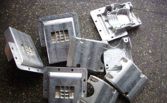 CNC手板廠處理通常用于手機、PDA、數(shù)碼相機、小型家用電器和電子計算機外圍設(shè)備